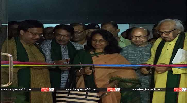 অধরা সুন্দরকে ধরার অভিপ্রায় নবীন শিল্পীদের