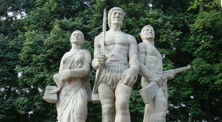 বাংলাদেশের ভাস্কর্য: ভোক্তার রুচি ও শিল্পীর স্বাধীনতা 