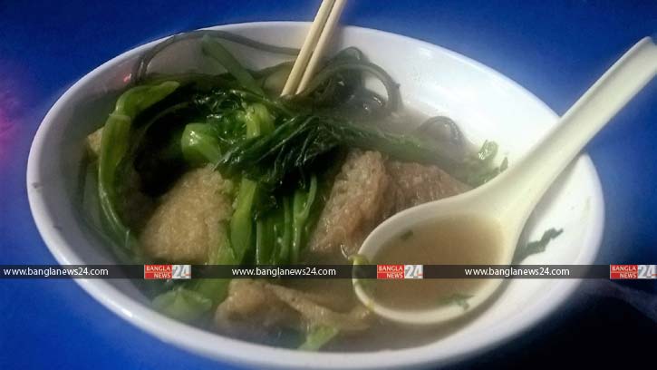 চিকেন চাইতেই এলো সিগারেট!