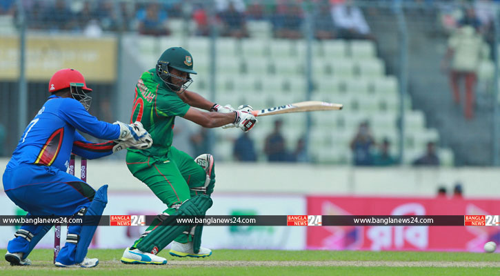 রিয়াদের বিদায়ে উইকেটে মুশফিক-সাকিব