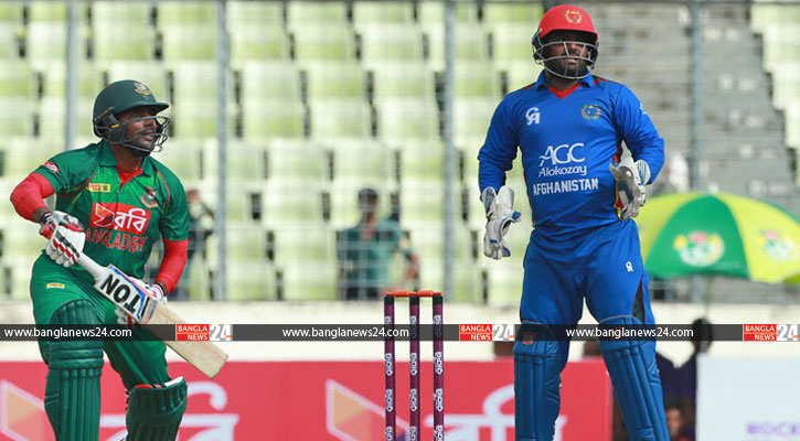 তামিমের অর্ধশতক, বাংলাদেশ ১০৩/২ (২২ ওভার)