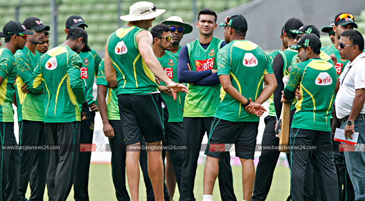 ভয়-ডরহীন ক্রিকেট খেলতে হবে: সুজন