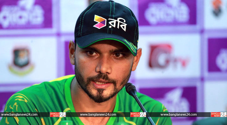 মুশফিকের ঢাল হয়ে দাঁড়ালেন মাশরাফি