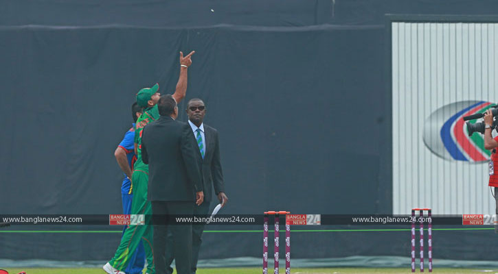 টস জিতে ব্যাটিংয়ের সিদ্ধান্ত বাংলাদেশের