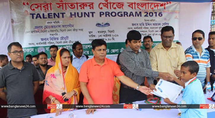 সিলেটে ২৫ সাঁতারু পেলেন ইয়েসকার্ড