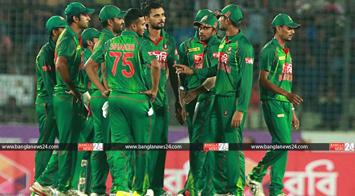 রাজ্জাককে ছুঁলেন মাশরাফি