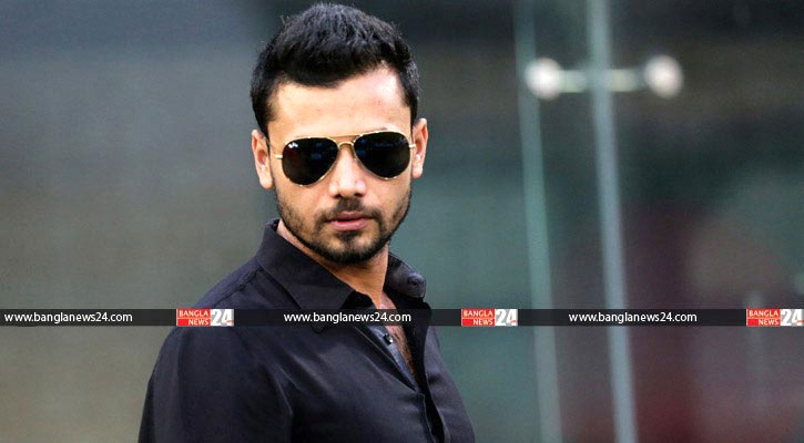 ৩২ পেরিয়ে মাশরাফি