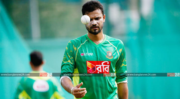 বল হাতে নেটে ফিরলেন মাশরাফি