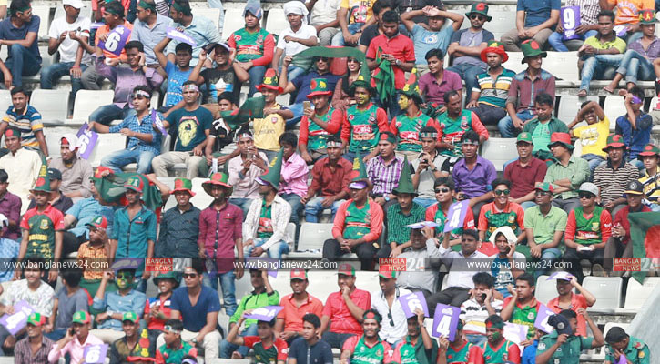 দর্শকে পূর্ণ মিরপুরের গ্যালারি