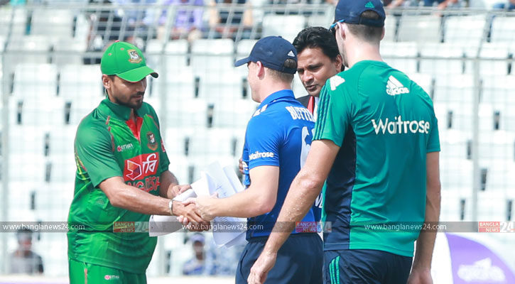 ঘুরে দাঁড়ানোর ম্যাচে ব্যাটিংয়ে বাংলাদেশ