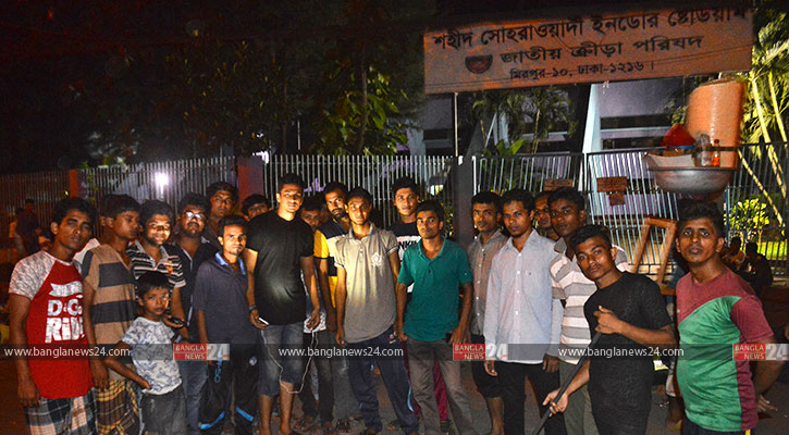 ‘টাইগারদের খেলা দেখবো, টিকিট চাই’