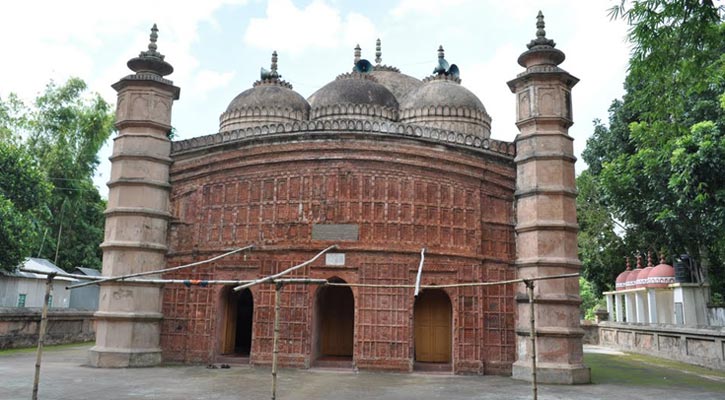 আতিয়া মসজিদ সংস্কার করে ঐতিহ্যটি সংরক্ষণ করুন