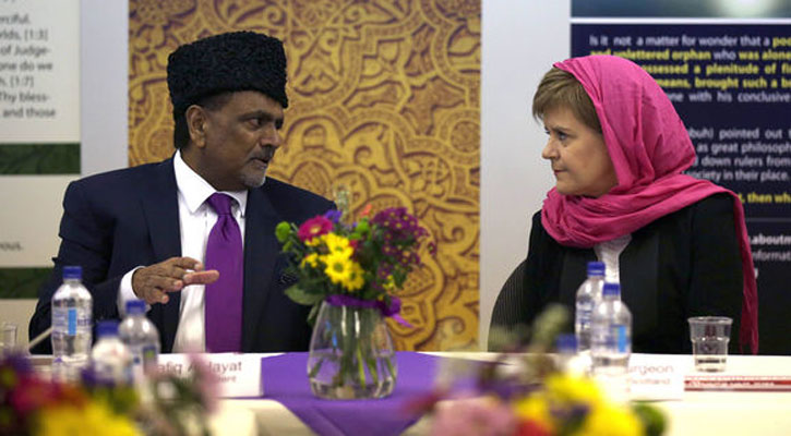 মসজিদ পরিদর্শন করলেন স্কটল্যান্ডের ফার্স্ট মিনিস্টার