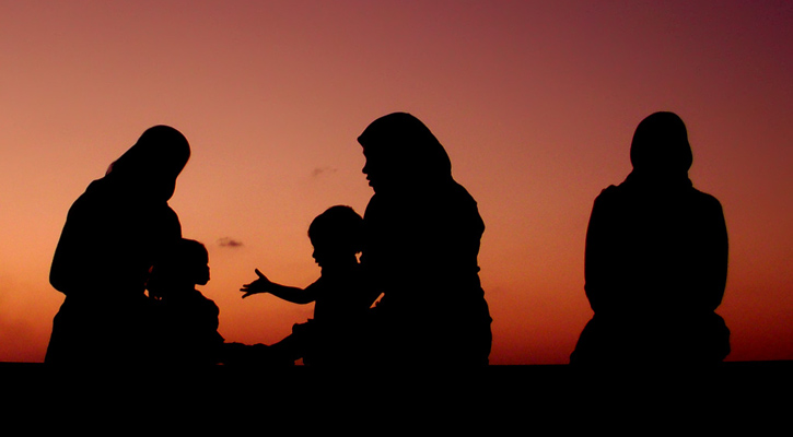 কন্যা সন্তানের কানে আজান ও সেবা-যত্ন নিয়ে অবহেলা নয়