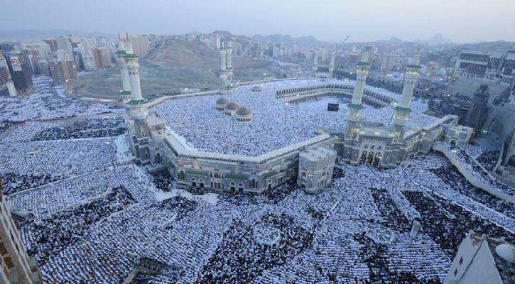 চলতি বছর হজ পালনের সুযোগ পাবেন ১ লাখ ২৭ হাজার বাংলাদেশি