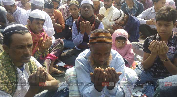 ‘আমিন-আমিন’ ধ্বনি তুরাগ তীরে