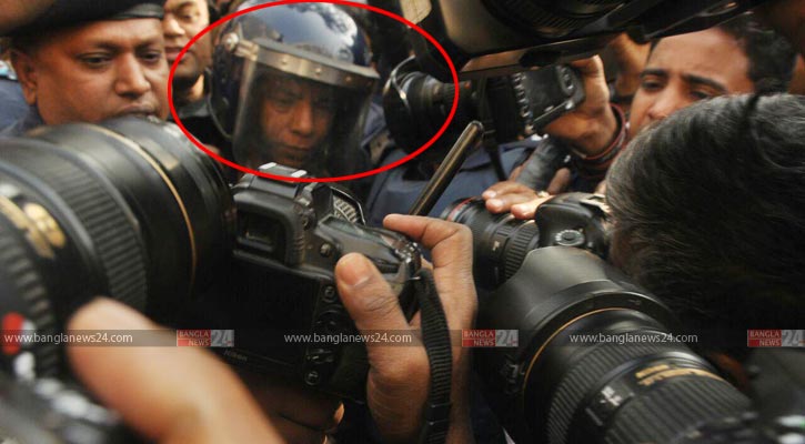 নির্বিকার নূর হোসেন সান্ত্বনা দিলেন অন্যদের