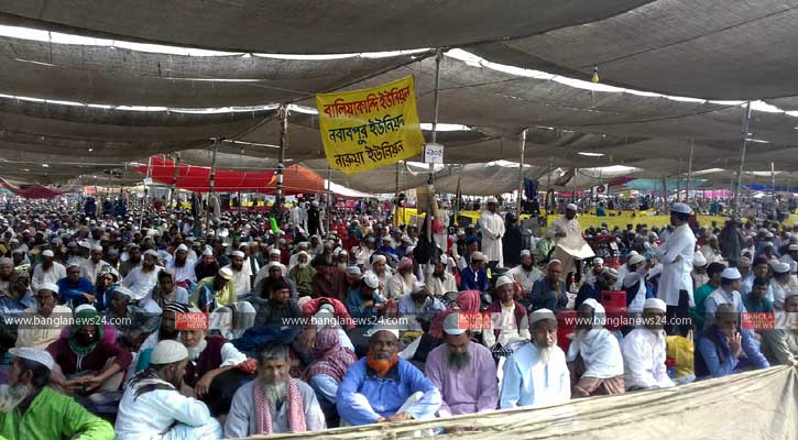 বয়ান শুনে কাটছে মুসল্লিদের দ্বিতীয় দিন