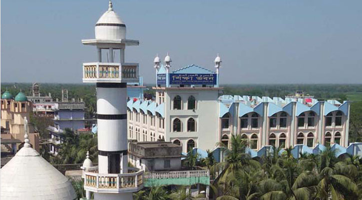 হাটহাজারী মাদরাসা থেকে পাগড়ি পাচ্ছেন আড়াই হাজার তরুণ আলেম