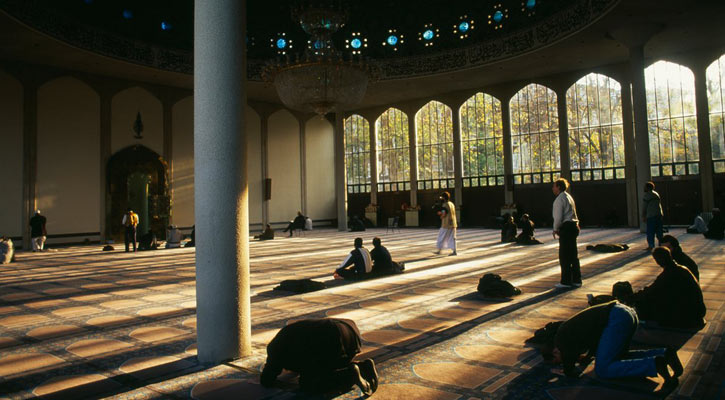 ভিন্ন ধর্মাবলম্বীদের জন্যে খুলে দেওয়া হবে ব্রিটেনের মসজিদ