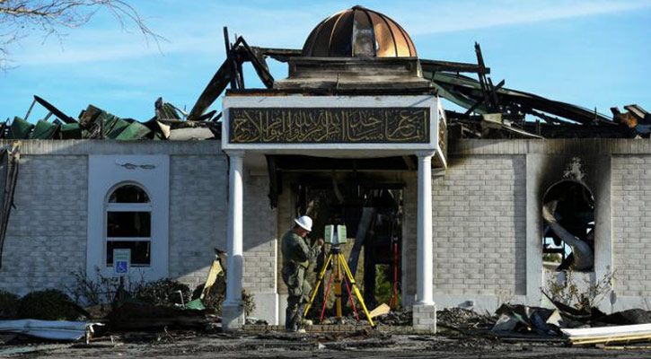 টেক্সাসের মসজিদে অগ্নিসংযোগকারীদের ধরিয়ে দিতে পুরস্কার ঘোষণা