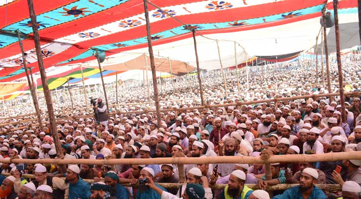 চরমোনাই মাহফিলে অপসংস্কৃতির বিরুদ্ধে প্রতিরোধ গড়ে তোলার ডাক