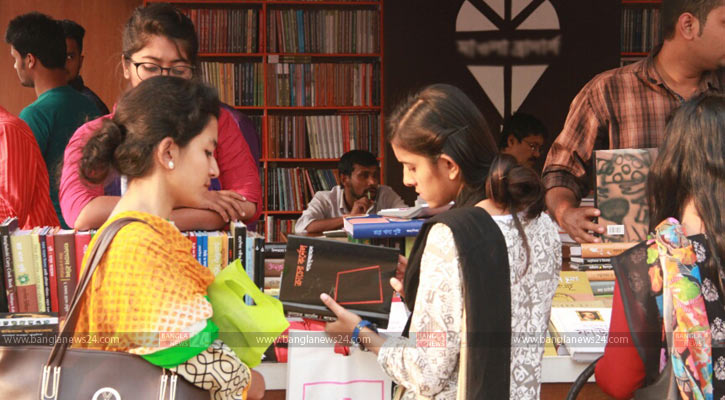 এবারও মেলায় কবিতার জয়