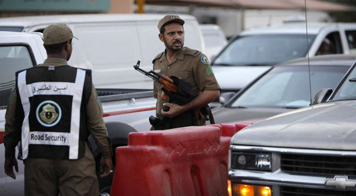 ৯৫ হাজার অবৈধ হজযাত্রীকে ফেরত পাঠিয়েছে সৌদি আরব