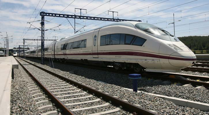 মক্কা-মদিনায় চালু হতে যাচ্ছে দ্রুতগতির বিশেষ ট্রেন