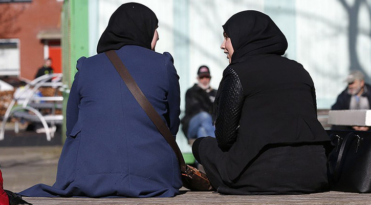 নেদারল্যান্ডের নারী পুলিশ হিজাব পরতে পারবেন