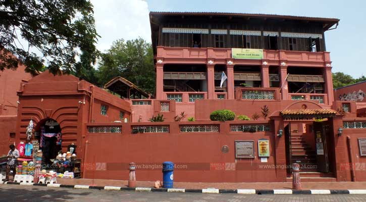 নবীর তরবারি জুলফিকারের রেপ্লিকা মালাক্কায়