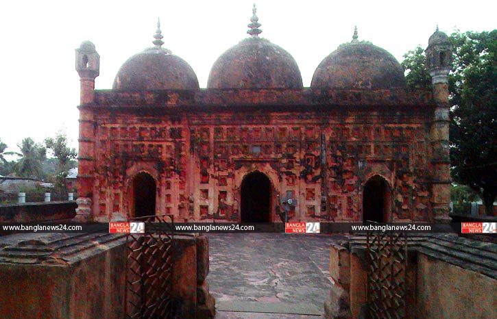 ইতিহাসের সাক্ষী নয়াবাদ মসজিদ