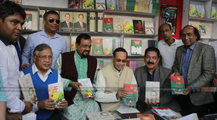 বইমেলায় এরশাদ