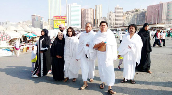 ইন্দোনেশিয়া থেকে সাইকেল চালিয়ে ওমরা পালন