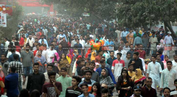 শহীদ মিনার থেকে বইমেলায় লাখো প্রাণের ঢল