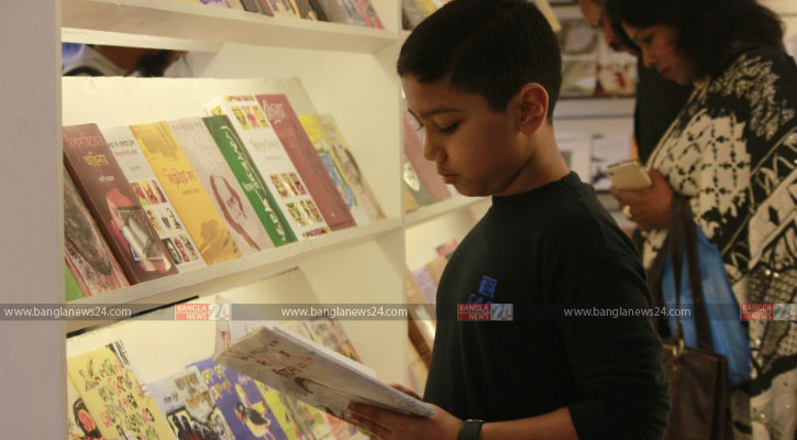 বইয়ের বিক্রি বাড়ায় আকর্ষণীয় মোড়ক