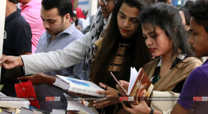 নতুন বই আসা শেষ পথে, বিক্রি ভালো