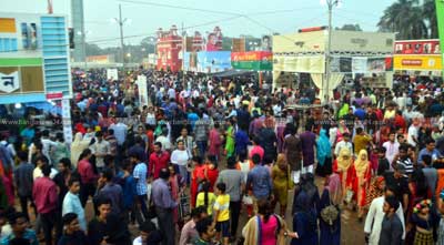 ভিড় বেড়েছে মূল ক্রেতাদের