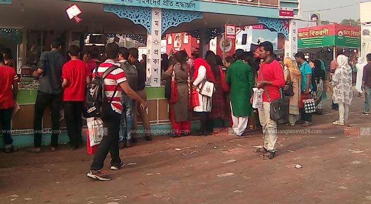 প্রকাশ কম হলেও পাঠকের ধর্মীয় বইয়ে আগ্রহ 