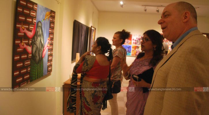 গ্যালারি কসমসে ৩৩ নারী শিল্পীর শিল্পকর্ম
