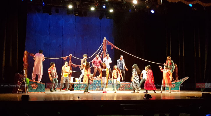 হাসন রাজা ফিরে এলেন জল-জোছনার বজরায়