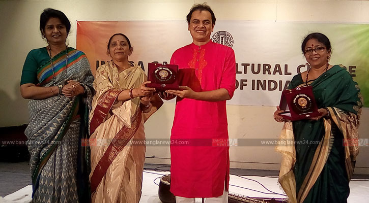 সুরের আনন্দযজ্ঞে মাতালেন মালা দেব বর্মণ