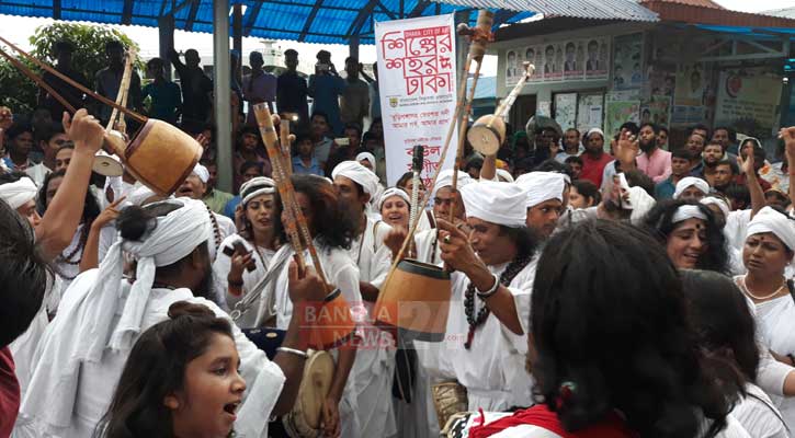 তত্ত্ব আর সুরের সুধায় অনন্য শৈল্পিকতা বুড়িগঙ্গায়