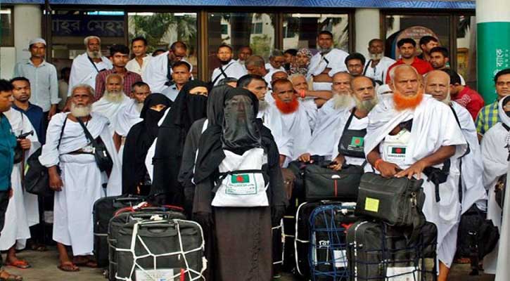 যাত্রীর অভাবে চলতি বছর ২০ হজ ফ্লাইট বাতিল