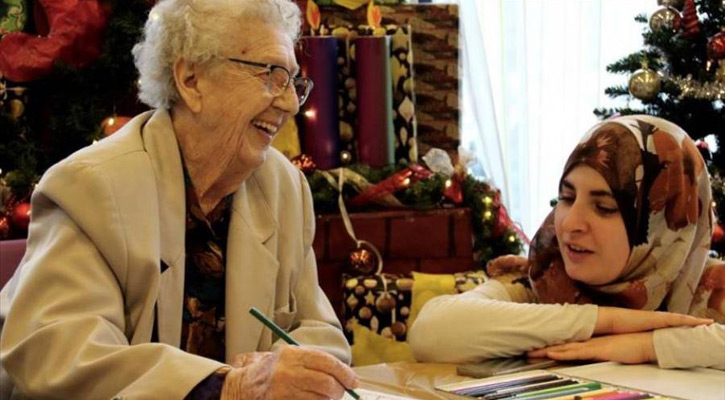 নেদারল্যান্ডে বৃদ্ধাশ্রমে সহযোগিতায় মুসলিমরা