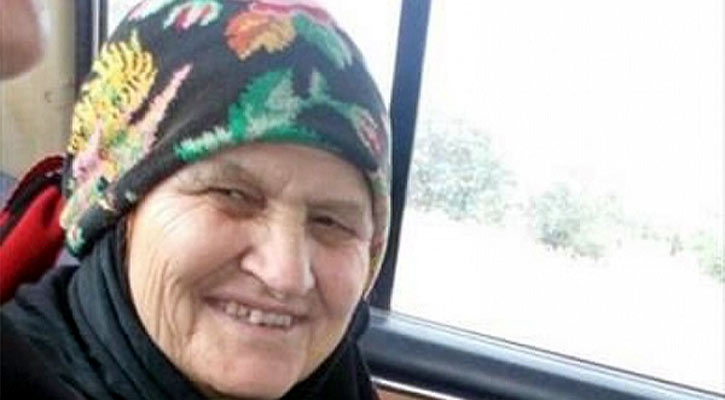 ৭৪ বছর বয়সে কোরআন মুখস্থ করলেন বৃদ্ধা