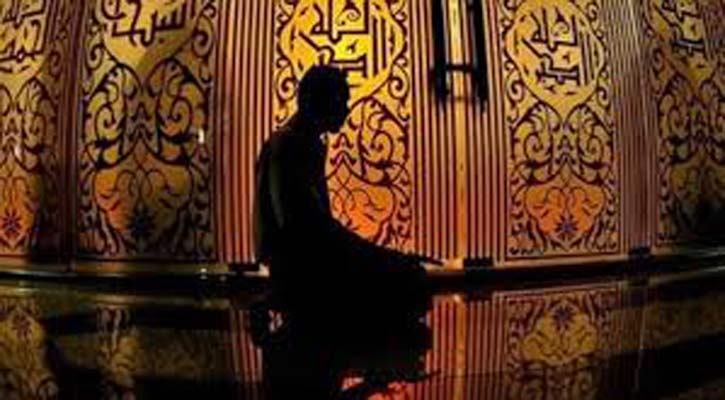 মর্যাদা বৃদ্ধি করে তাহাজ্জুদের নামাজ