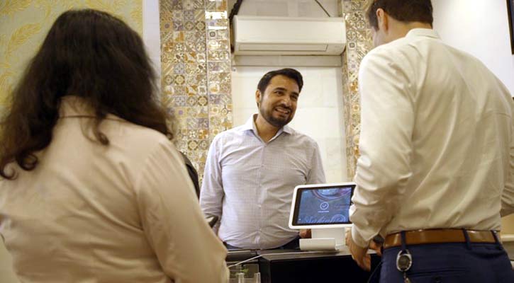 মায়ের অভ্যাসকে শ্রদ্ধা জানাতে...