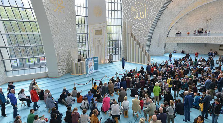 জার্মানির ৯০০ মসজিদে লক্ষাধিক অমুসলিম দর্শনার্থী