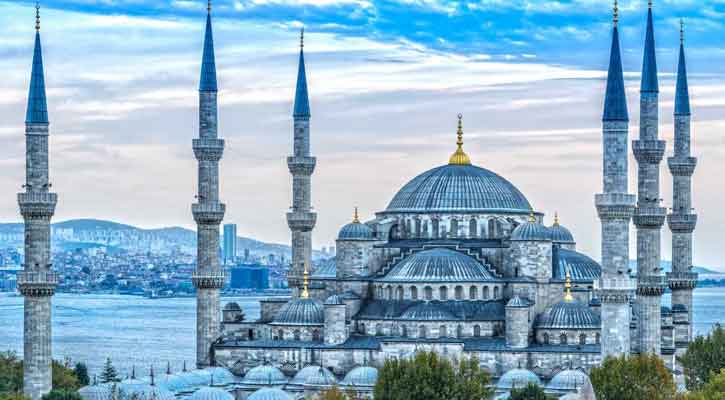 ঐতিহাসিক ‘নীল মসজিদ’ ইস্তাম্বুলের অনন্য সৌন্দর্য